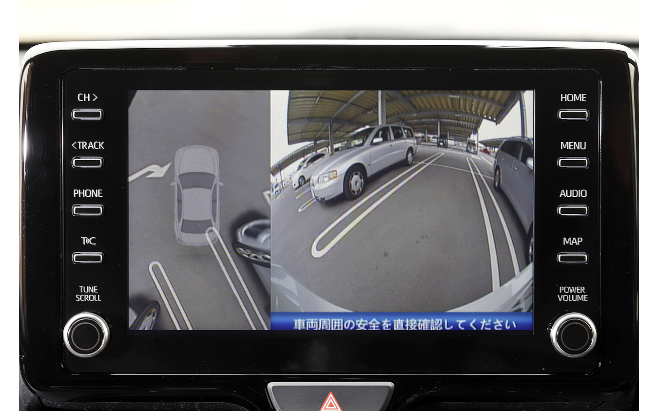 駐車線も含めて歪みが少なく表示される