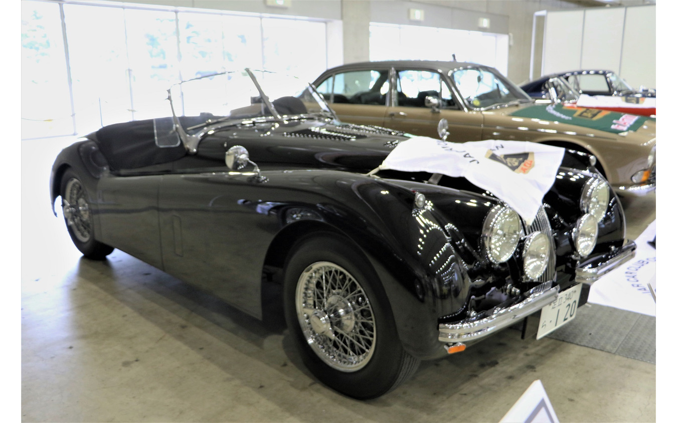 ジャガー XK120ロードスター