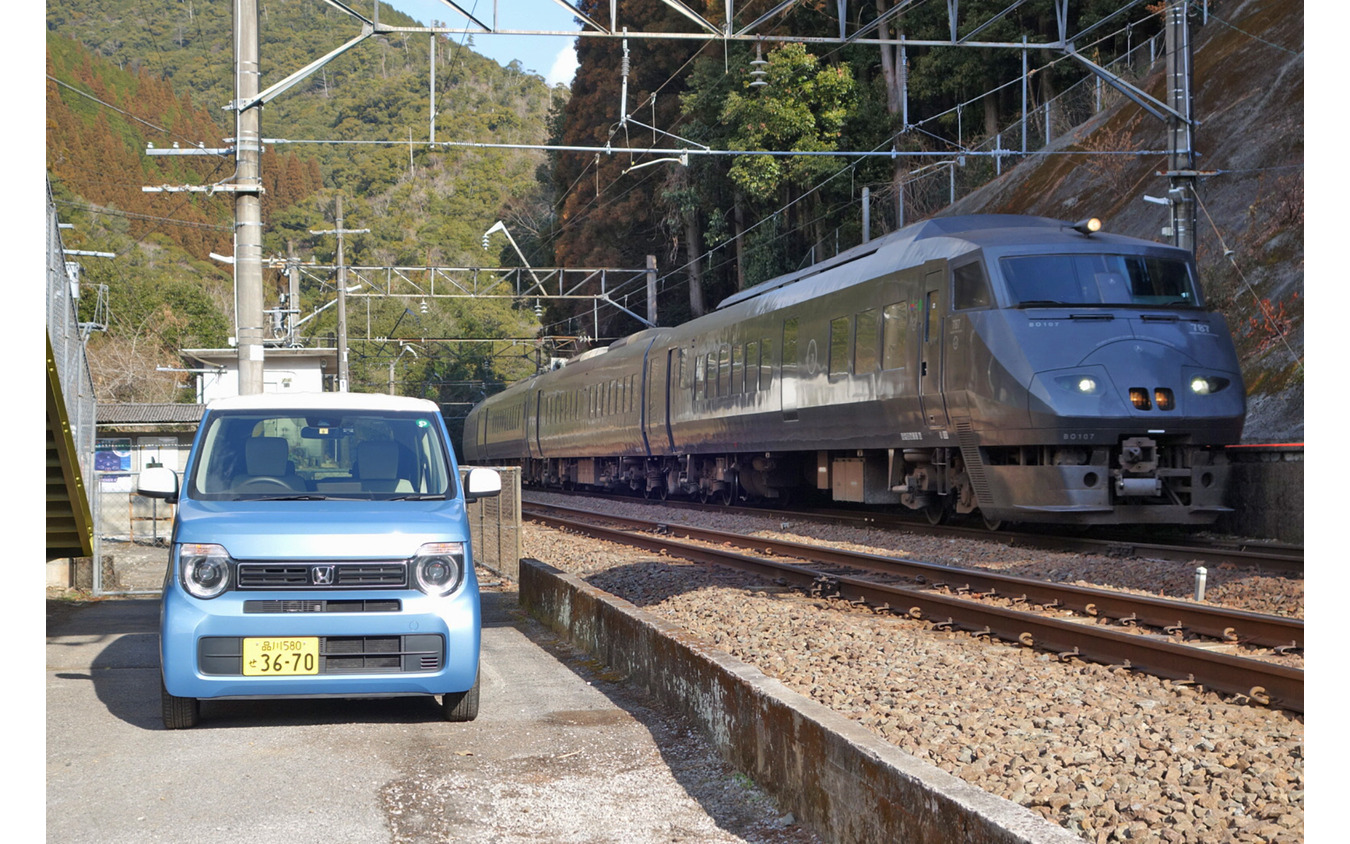 宮崎～大分県境の日豊本線宗太郎駅にて。特急はそれなりに通過するが、この駅に停車するのは普通列車が1日1往復だけだ。