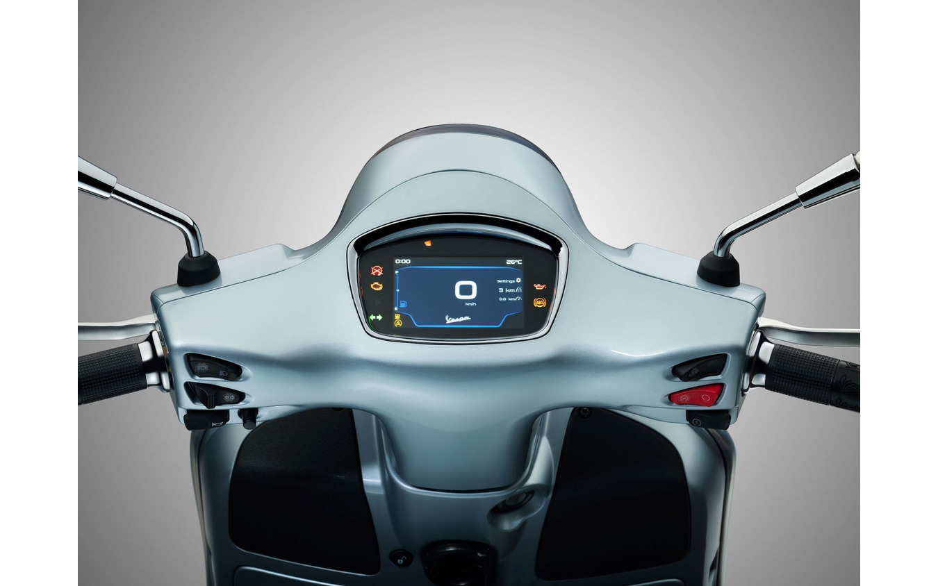 ベスパGTS300スーパーテック・ニューカラーコレクション：デリカートグレー