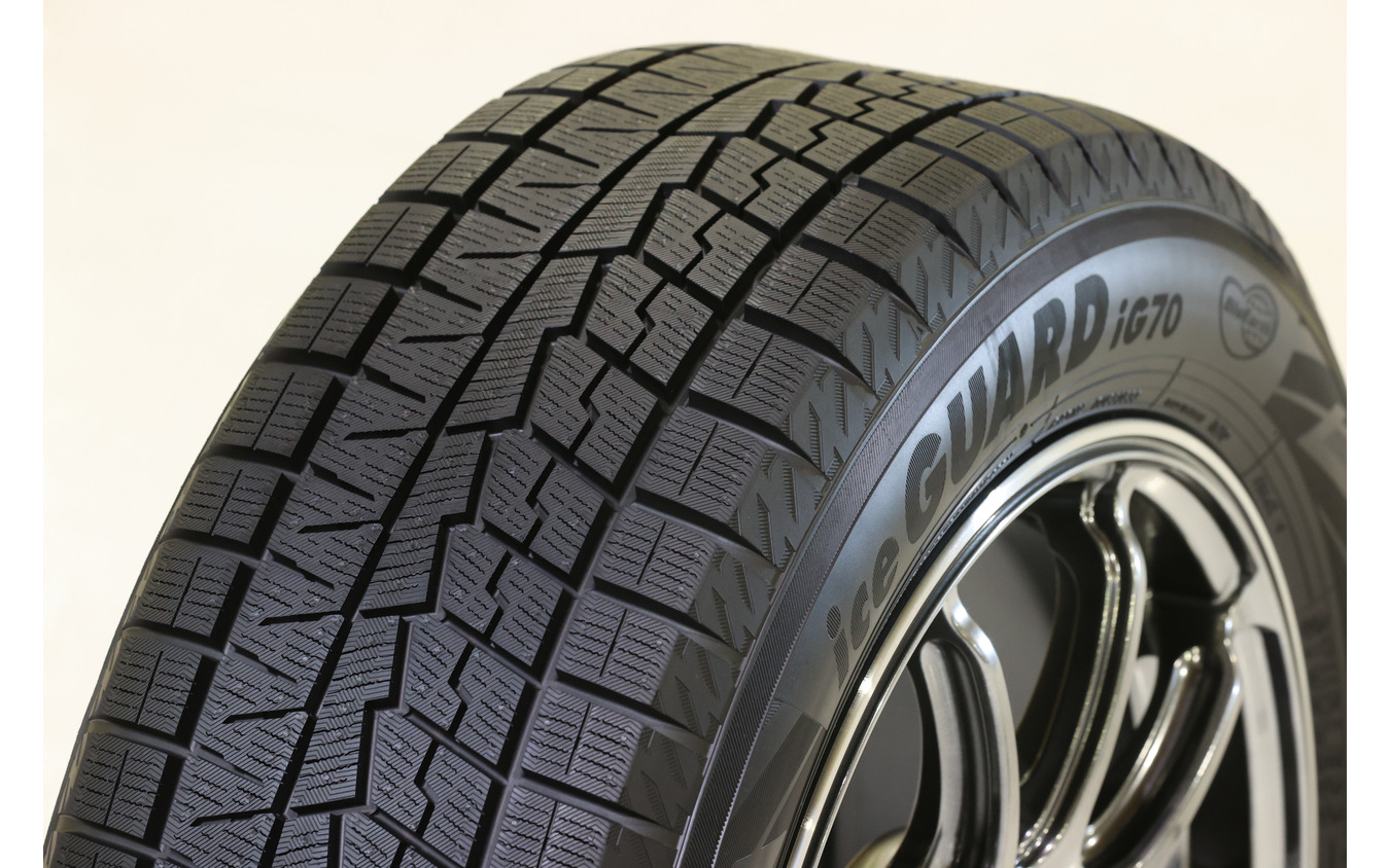 再入荷国産】 CT200h用 スタッドレス ヨコハマ アイスガードセブン iG70 215/45R17 87Q エルエフファースト タイヤ1番  通販 PayPayモール