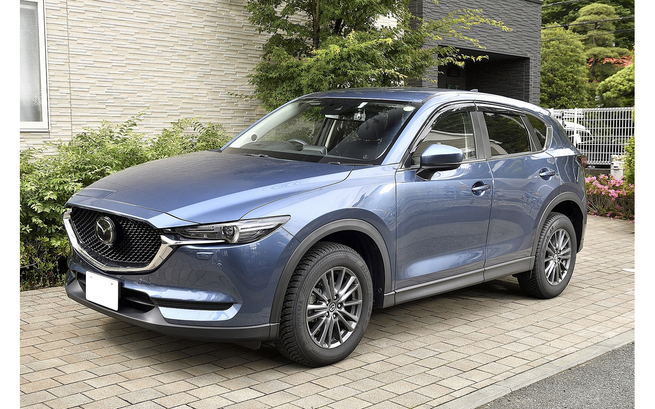 コーティングはされているが、しばらく洗車していないテスト車両のCX-5