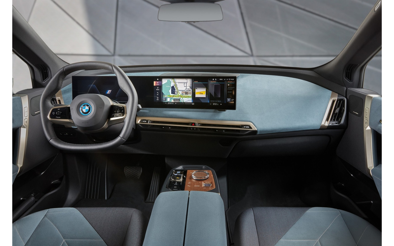 BMW iX の「xDrive40」