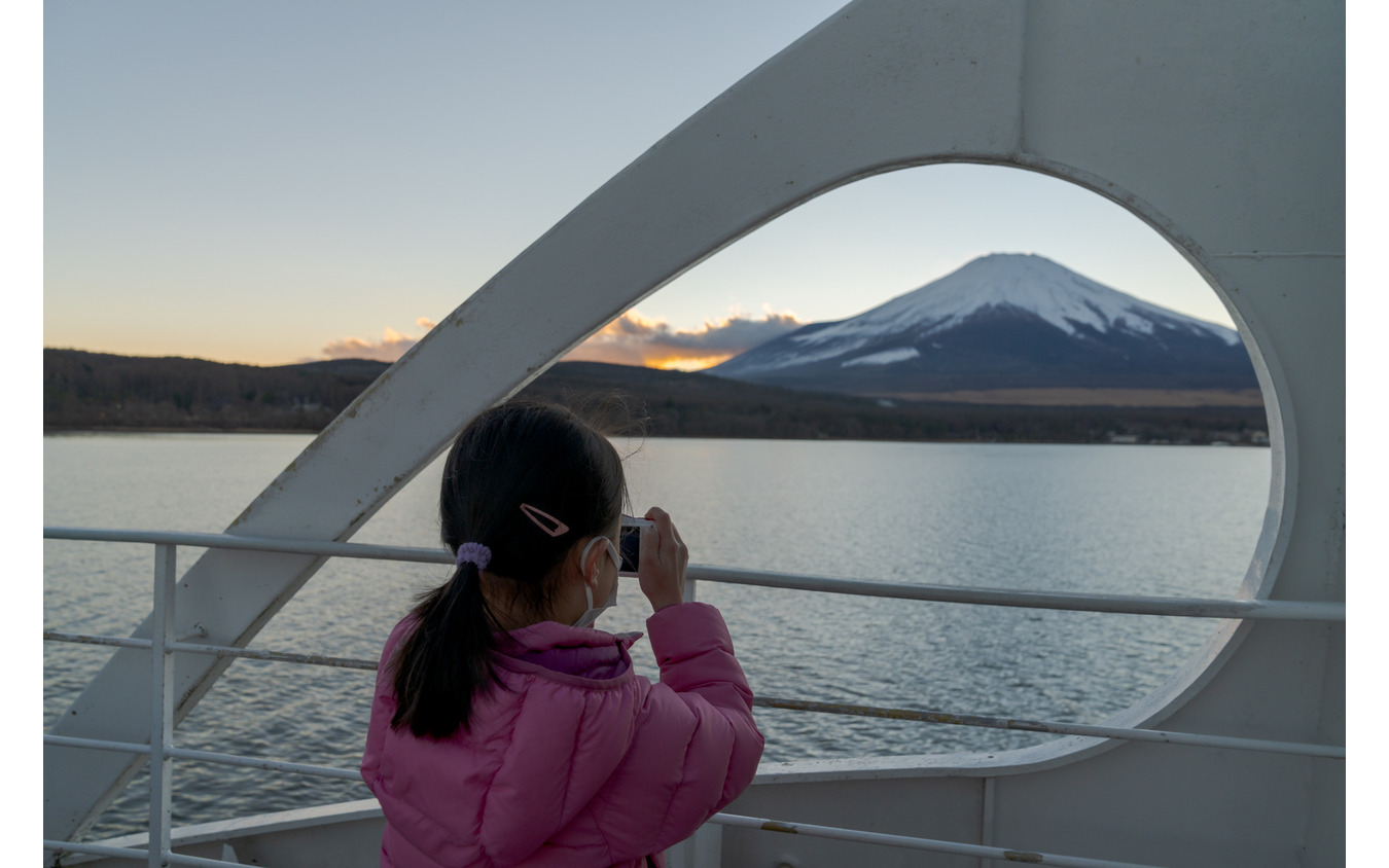 刻一刻と夕焼け色が変化していくため、ずっとシャッターチャンスと言っても過言ではない。