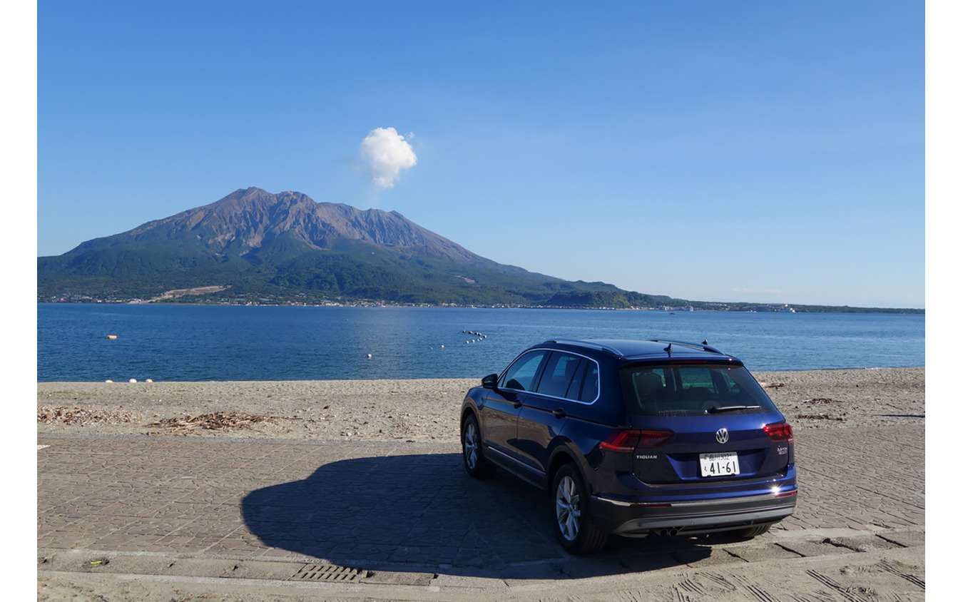 改良前ティグアン。桜島をバックに。