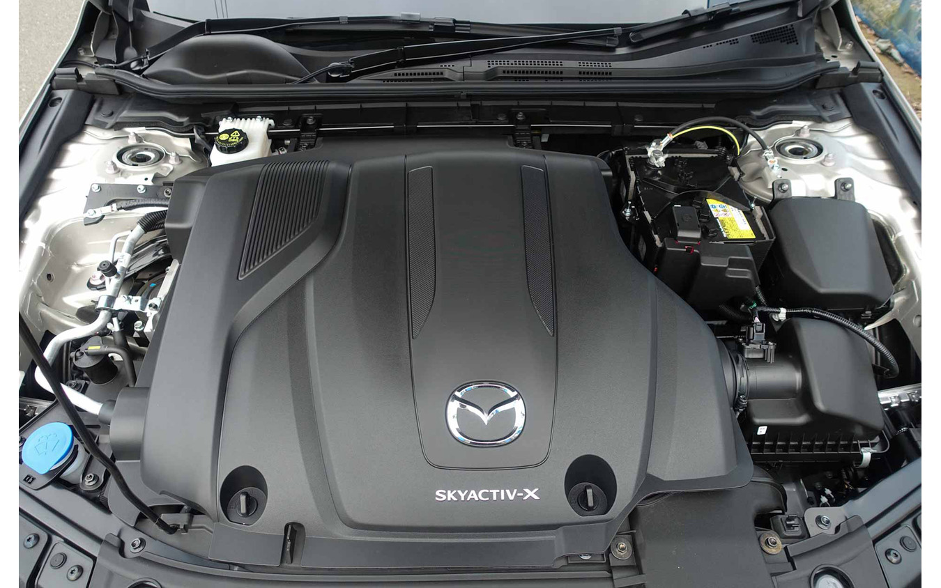 マツダ3 e-SKYACTIV X MT車