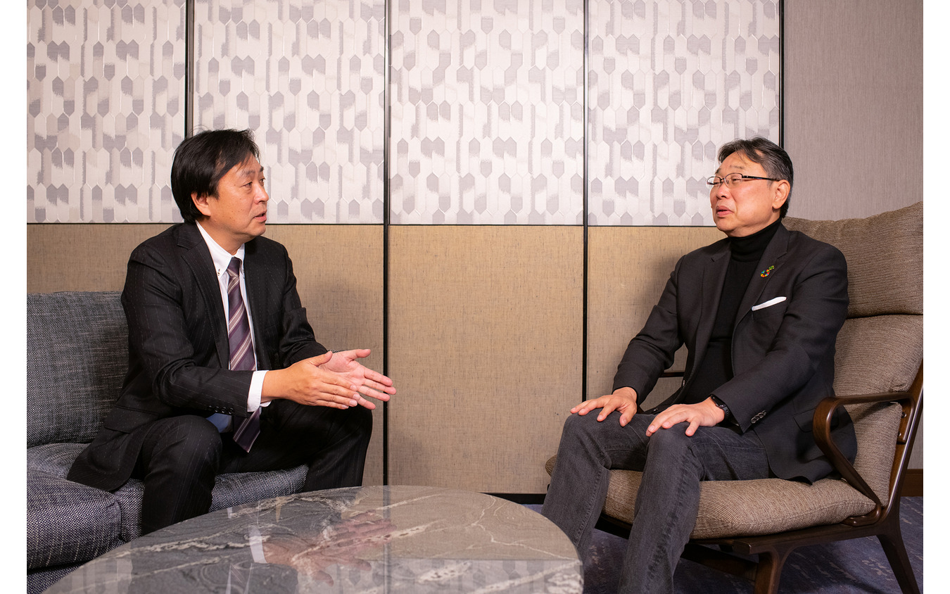 HERE Japan 高橋明宏 代表取締役社長(左)とジオテクノロジーズ 杉原博茂 代表取締役社長 CEO(右)