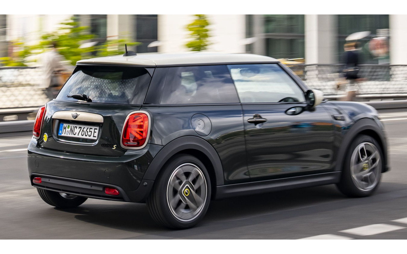 MINI クーパー SE 改良新型の「Resolute Edition」