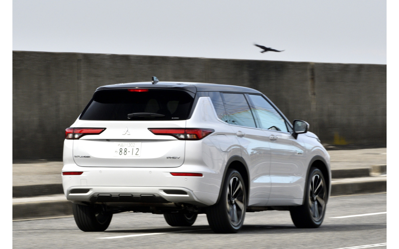 三菱 アウトランダーPHEV