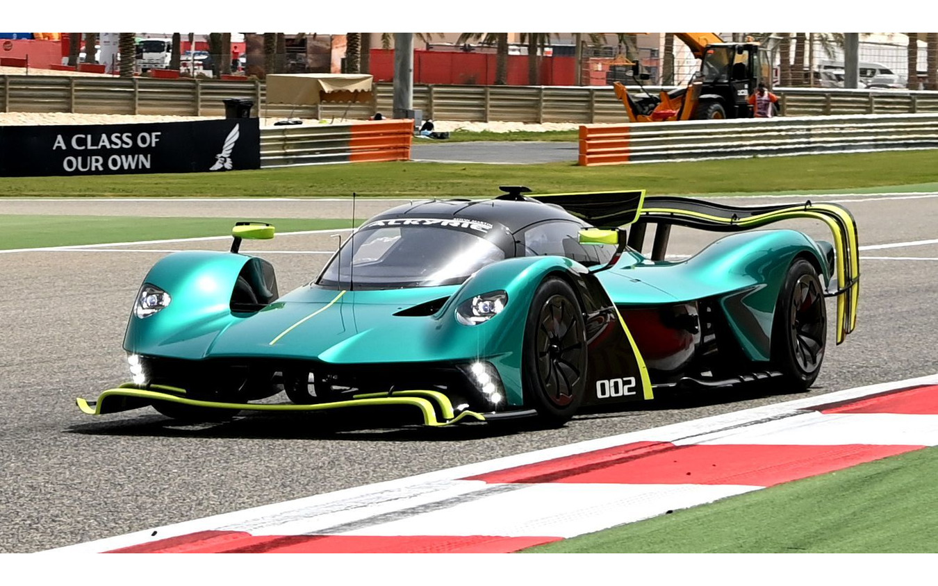 アストンマーティン・ヴァルキリー AMR プロ