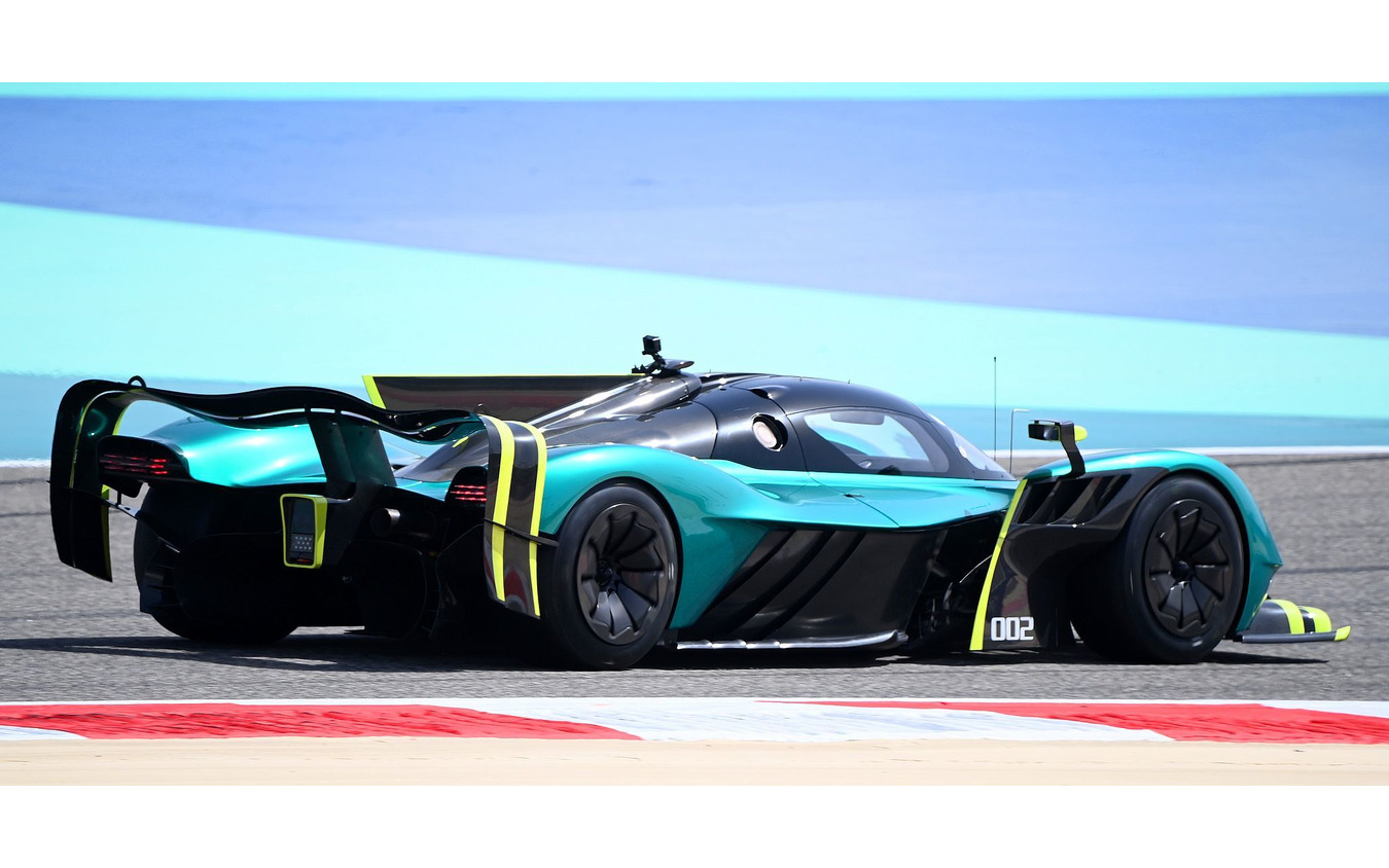 アストンマーティン・ヴァルキリー AMR プロ