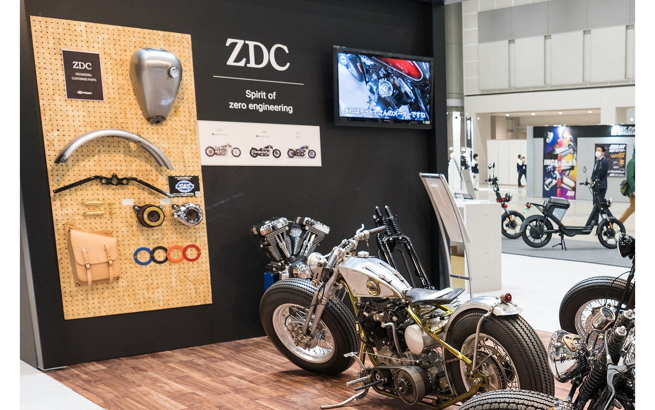 ZDCコーナーに展示されたゼロエンジニアリングJunkyard Phantom (東京モーターサイクルショー2022)