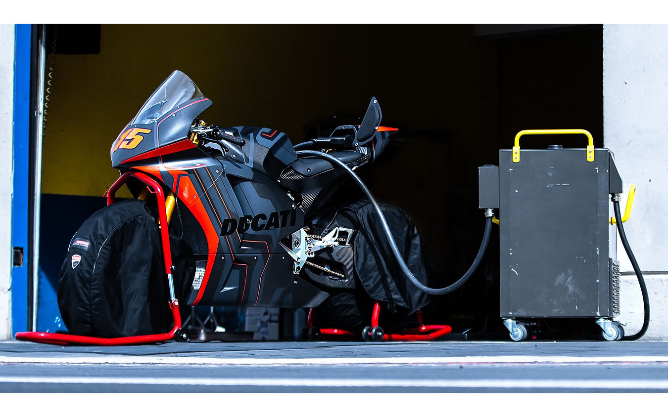 ドゥカティの電動バイク「FIM Enel MotoEワールドカップ」参戦プロトタイプ