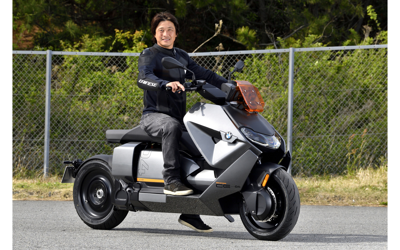 BMW CE04と鈴木大五郎氏