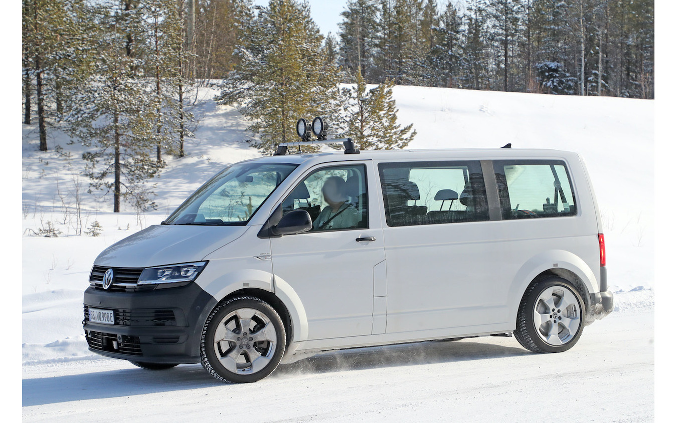 VW ID.Buzz ロングタイプの開発車両（スクープ写真）