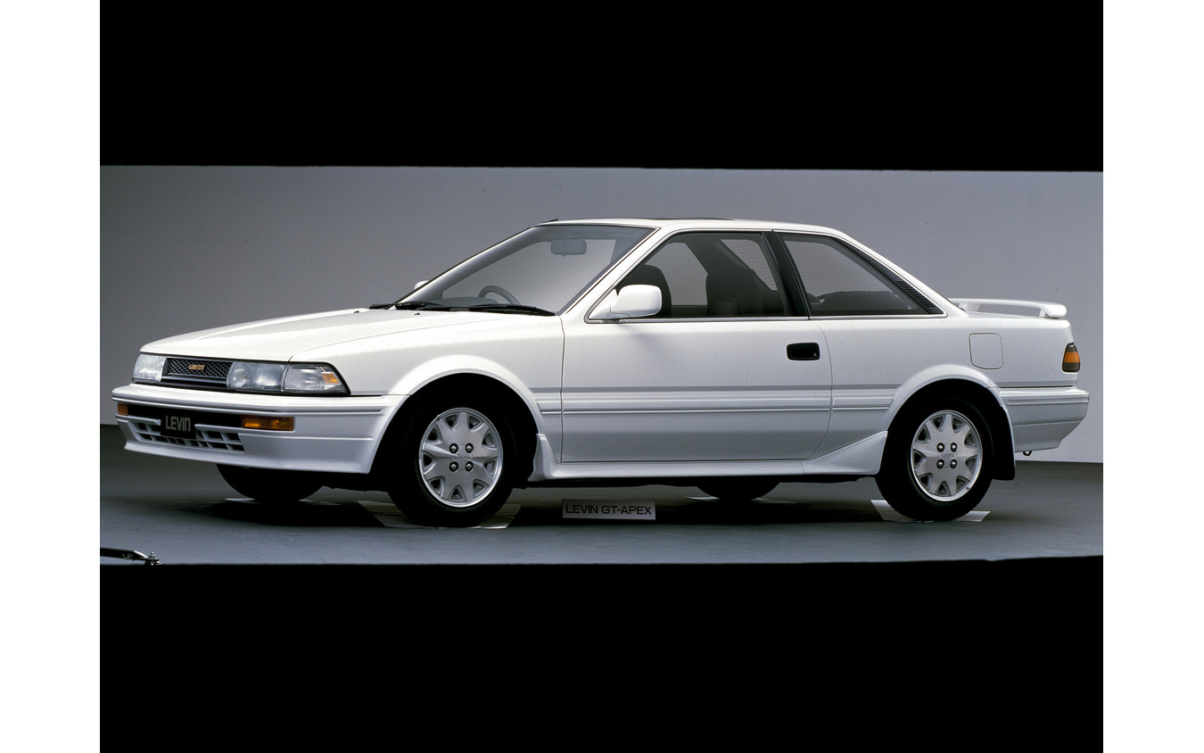 トヨタ カローラレビン／スプリンタートレノ AE92