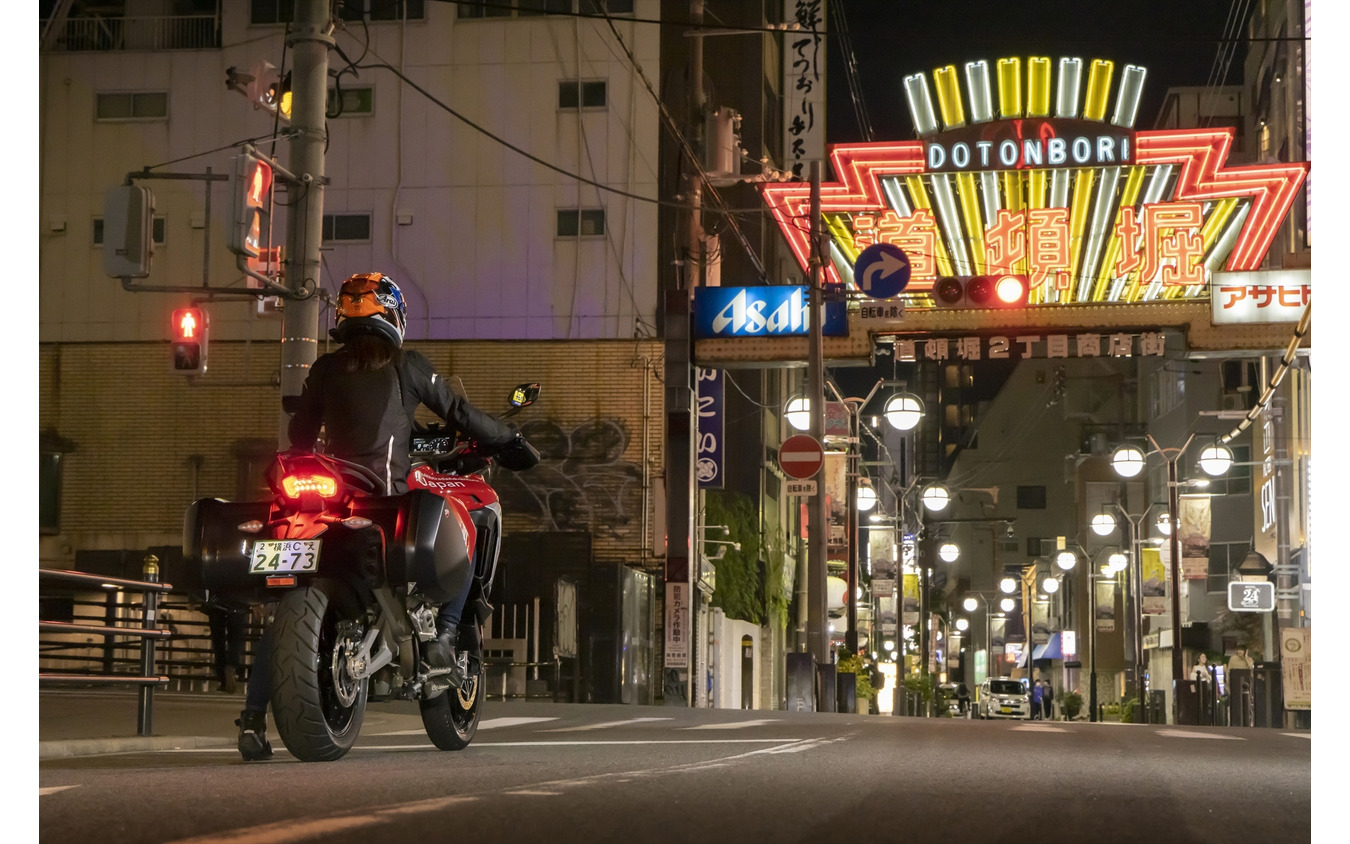 道頓堀2丁目商店街への入り口