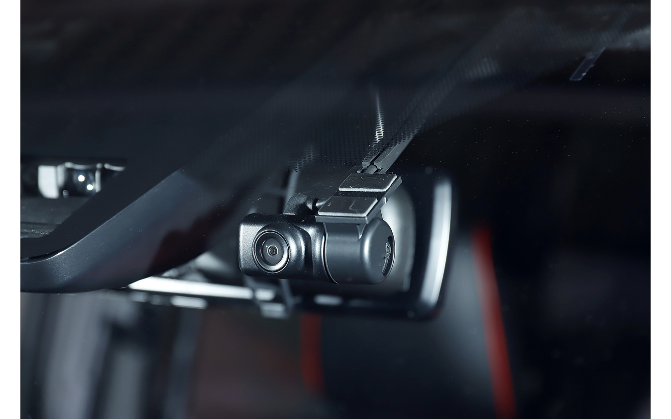 新製品の2カメラドライブレコーダー『DRV-MN970』: フロントカメラ