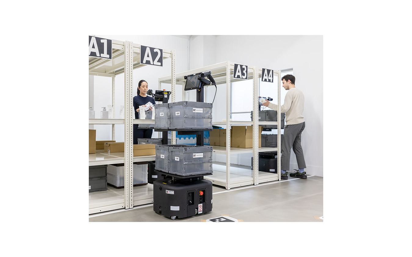 AMR(Rapyuta Robotics)