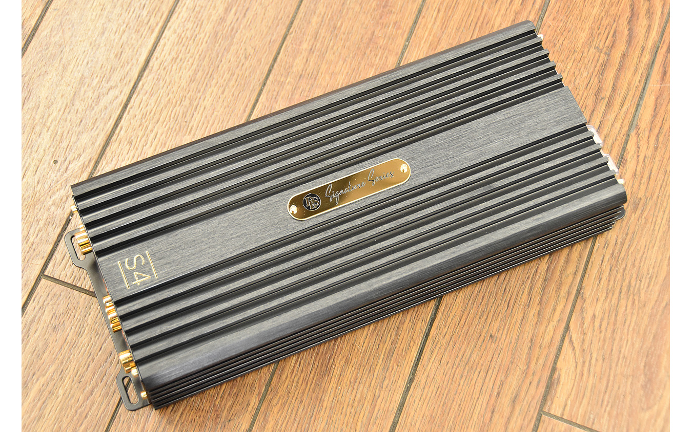 今回導入したパワーアンプはDLS S4
