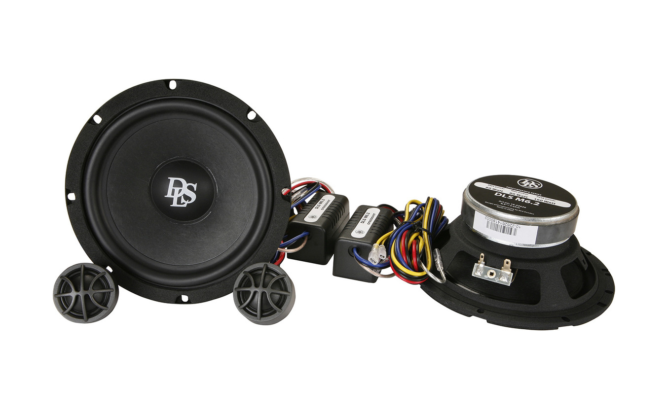 パッシブクロスオーバーネットワークを付属する市販スピーカーの一例(DLS・M6.2)。
