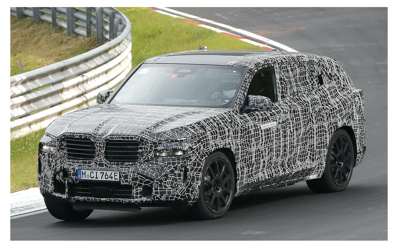 BMWの最高級SUV「XM」プロトタイプ(スクープ写真)