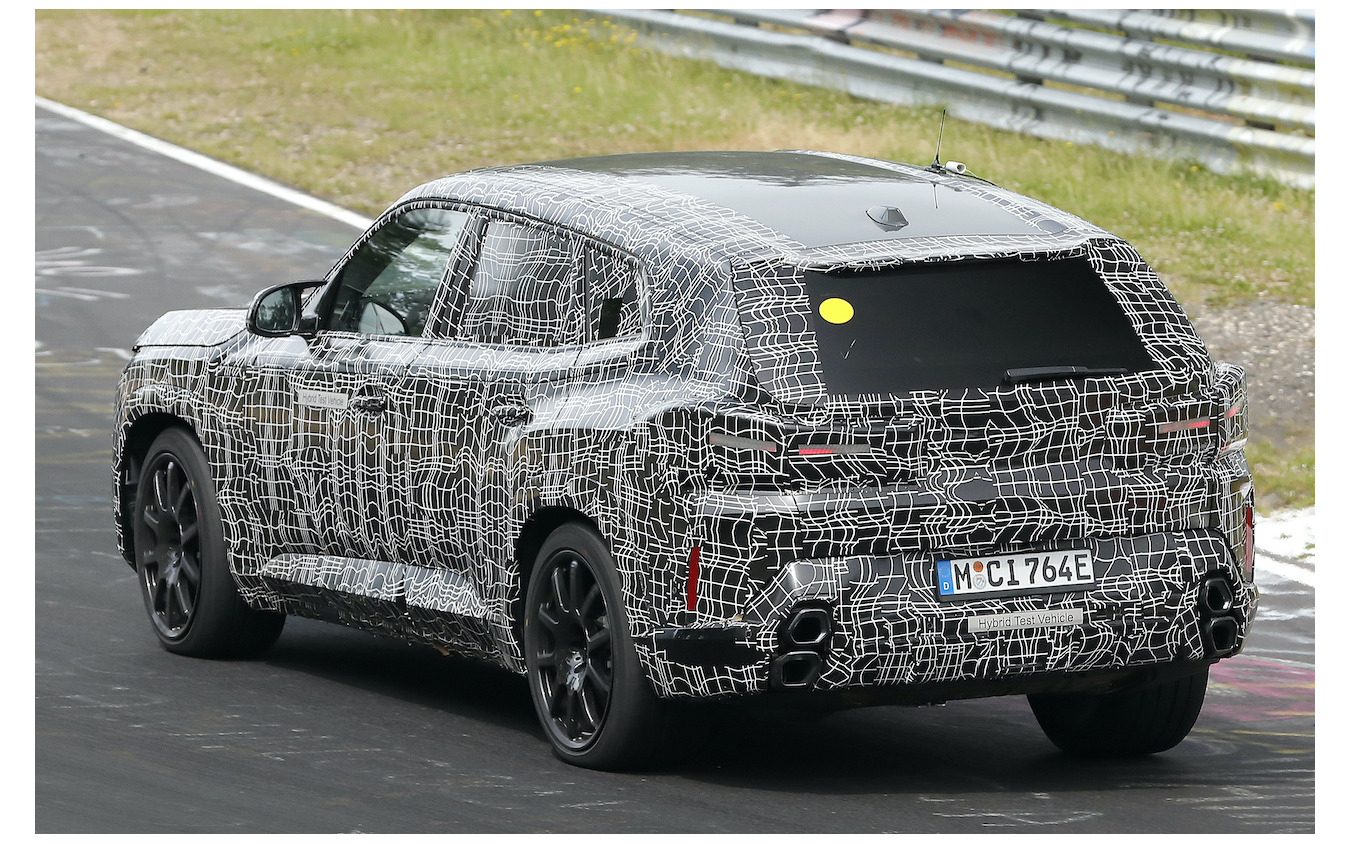 BMWの最高級SUV「XM」プロトタイプ(スクープ写真)