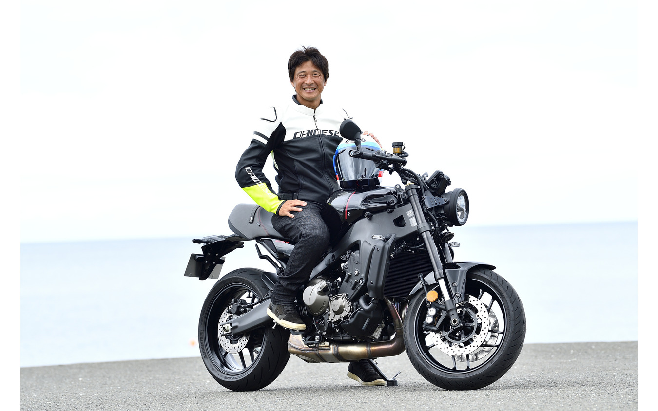 ヤマハ XSR900と鈴木大五郎氏