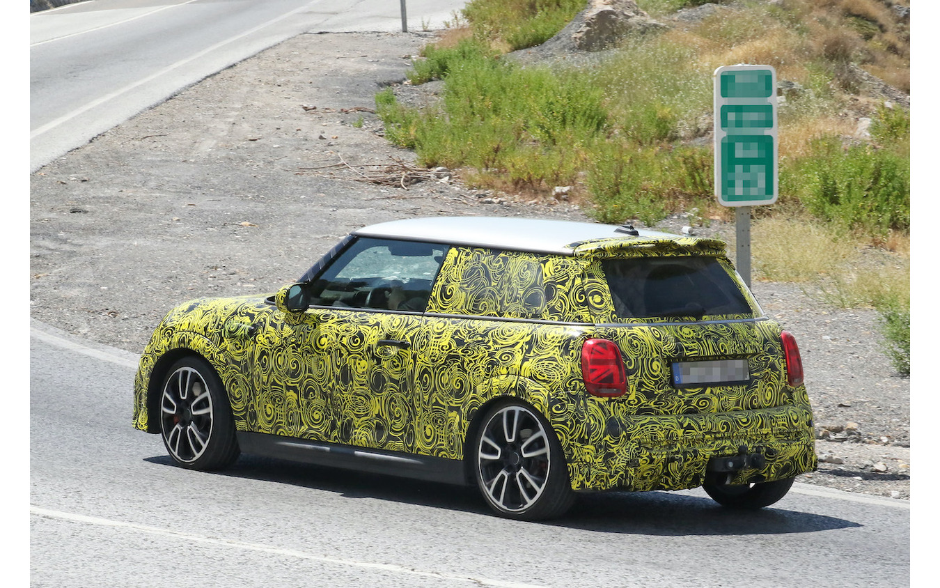 MINI JCW 改良新型プロトタイプ（スクープ写真）