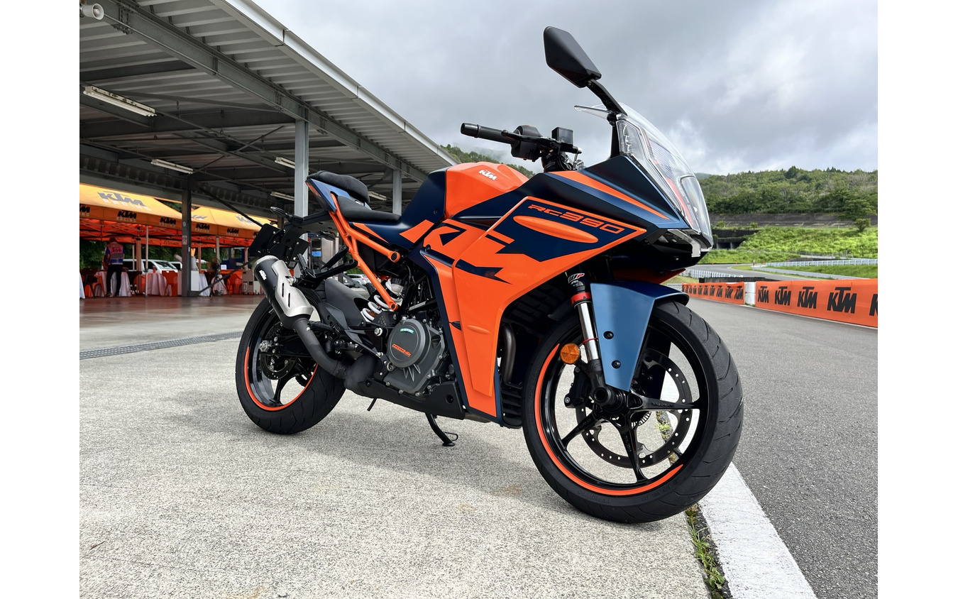 KTM RC390 WP APEX PRO