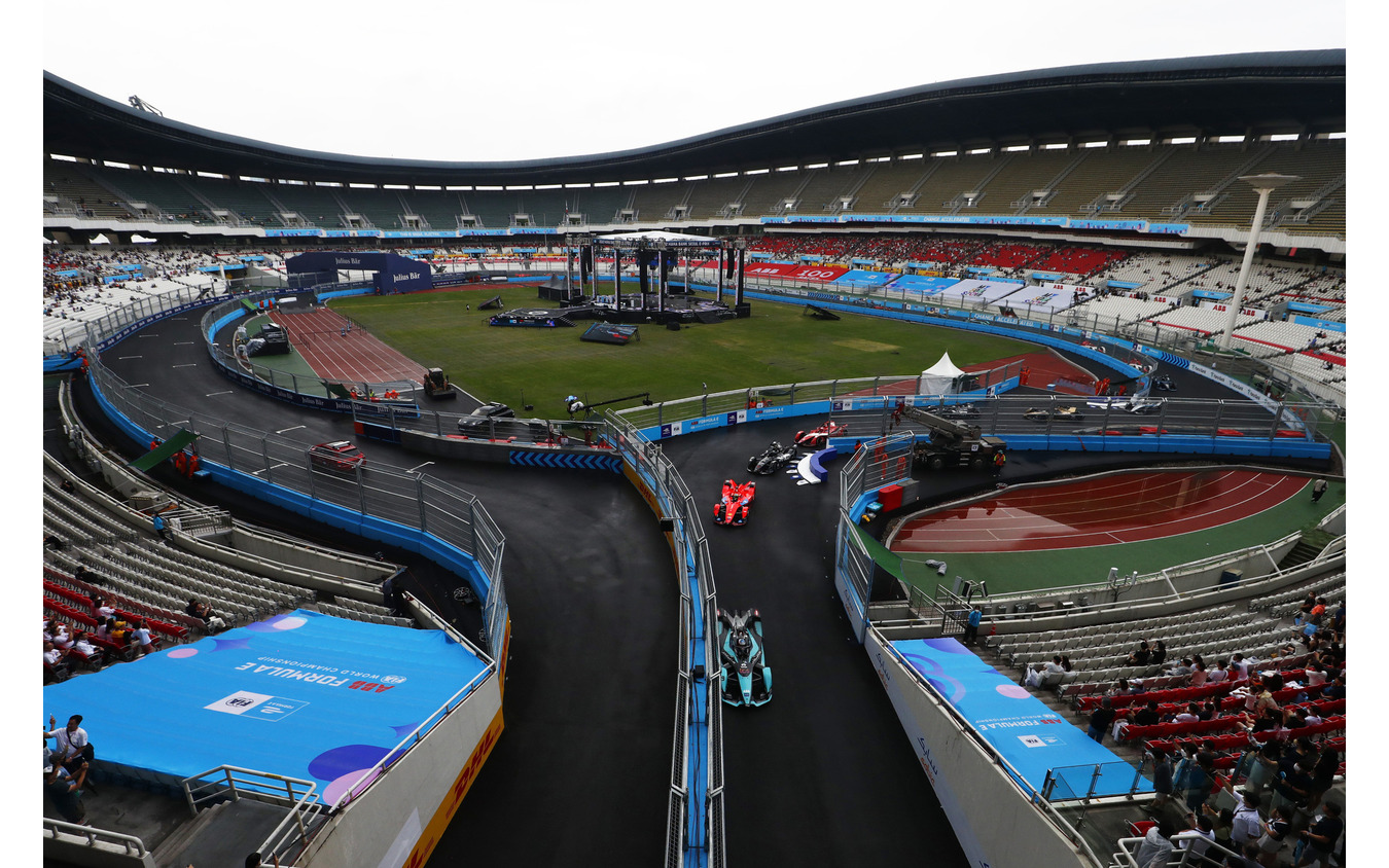 韓国戦のコースは、一部がオリンピックスタジアム内にも設けられた