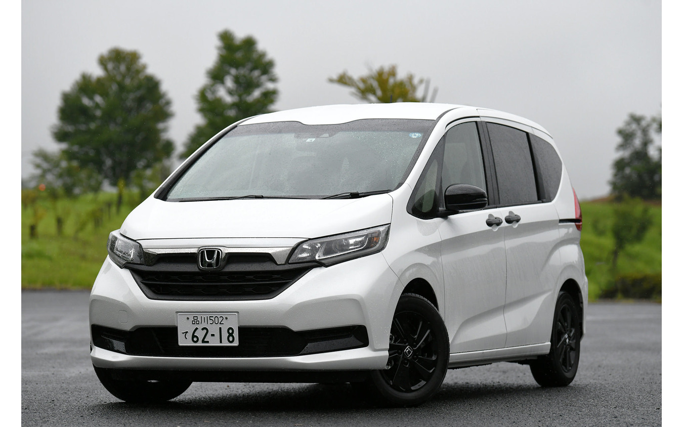 ホンダ フリード ブラックスタイル