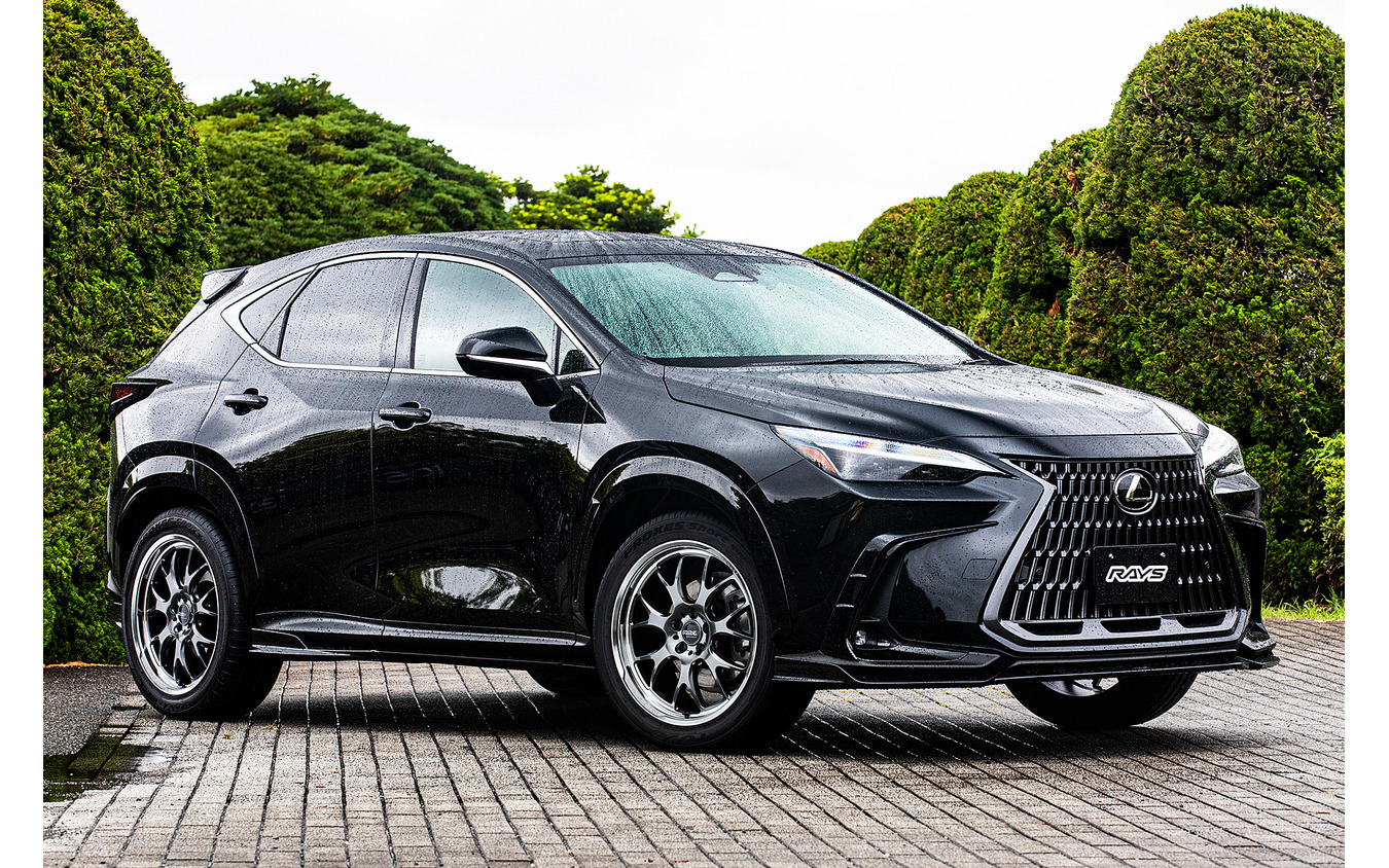 レクサス NX250 x レイズ『ホムラ 2X7RA』/ ホイールスペック=20×8.5J IN38、タイヤサイズ=255/45 R20