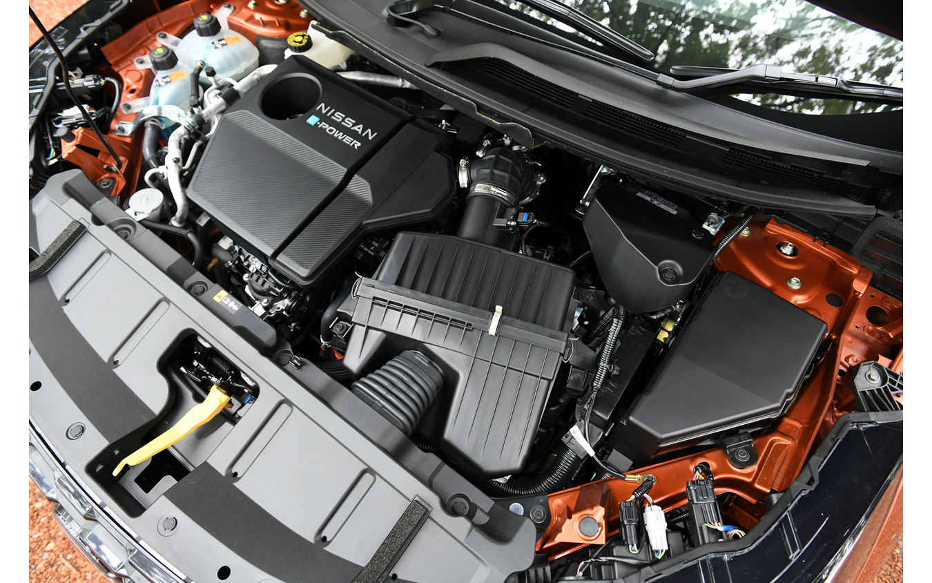 日産 エクストレイル 新型(G e-4ORCE)
