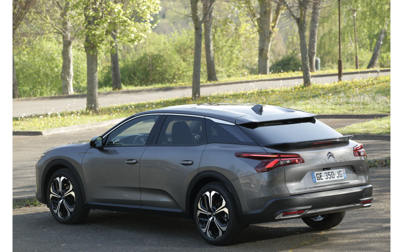 シトロエン C5 X ピュアテック180(海外仕様)