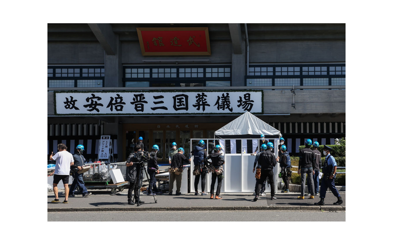 国葬儀場の設営(9月26日、東京・武道館)