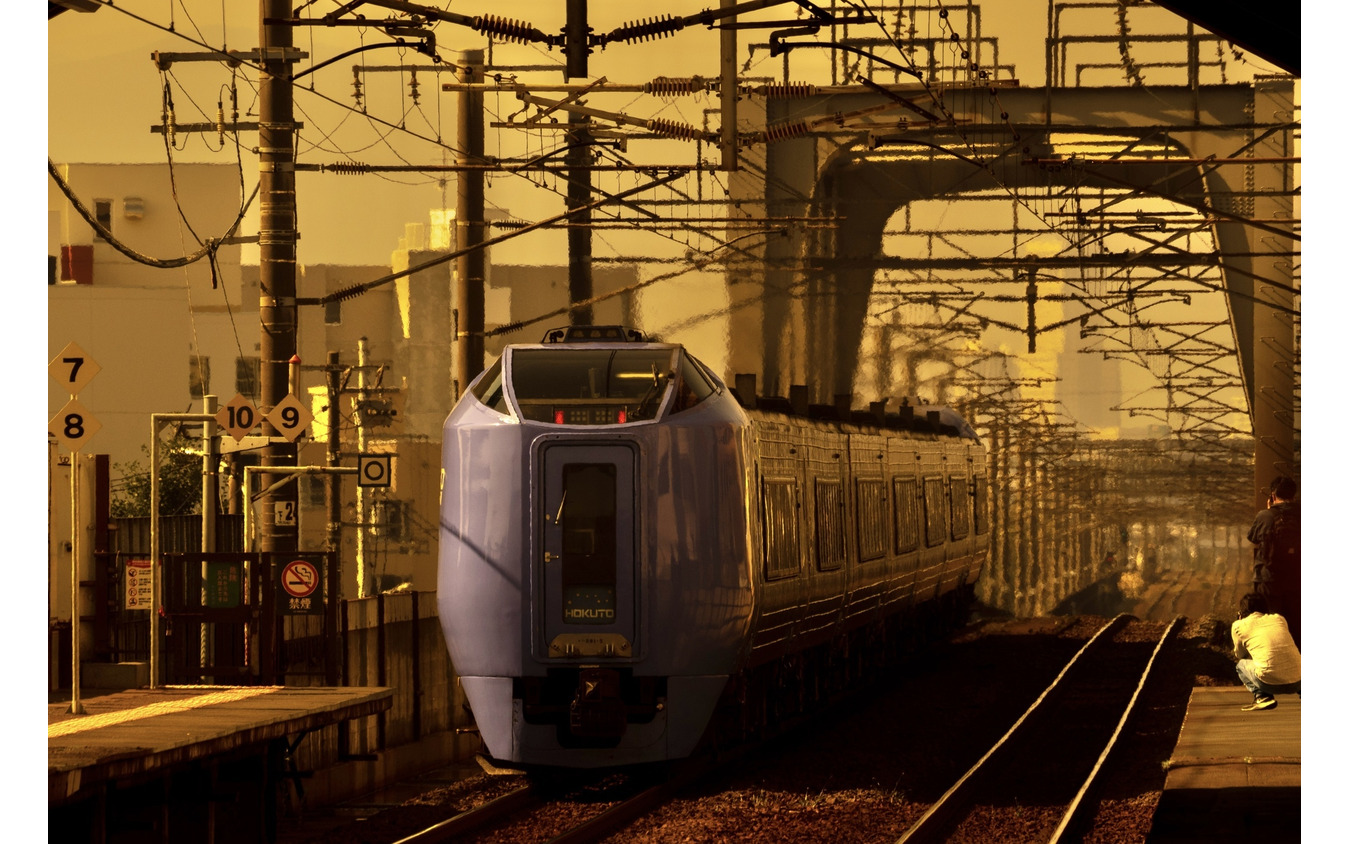 札幌駅へ向かう6005D『北斗5号』。千歳線新札幌。2022年9月30日。