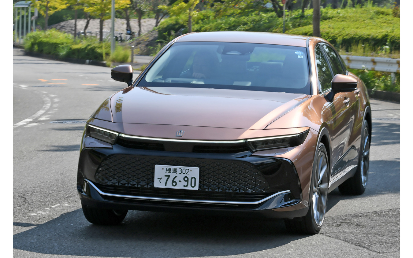 トヨタ クラウン クロスオーバー G アドバンスト レザーパッケージ(21インチタイヤ装着)