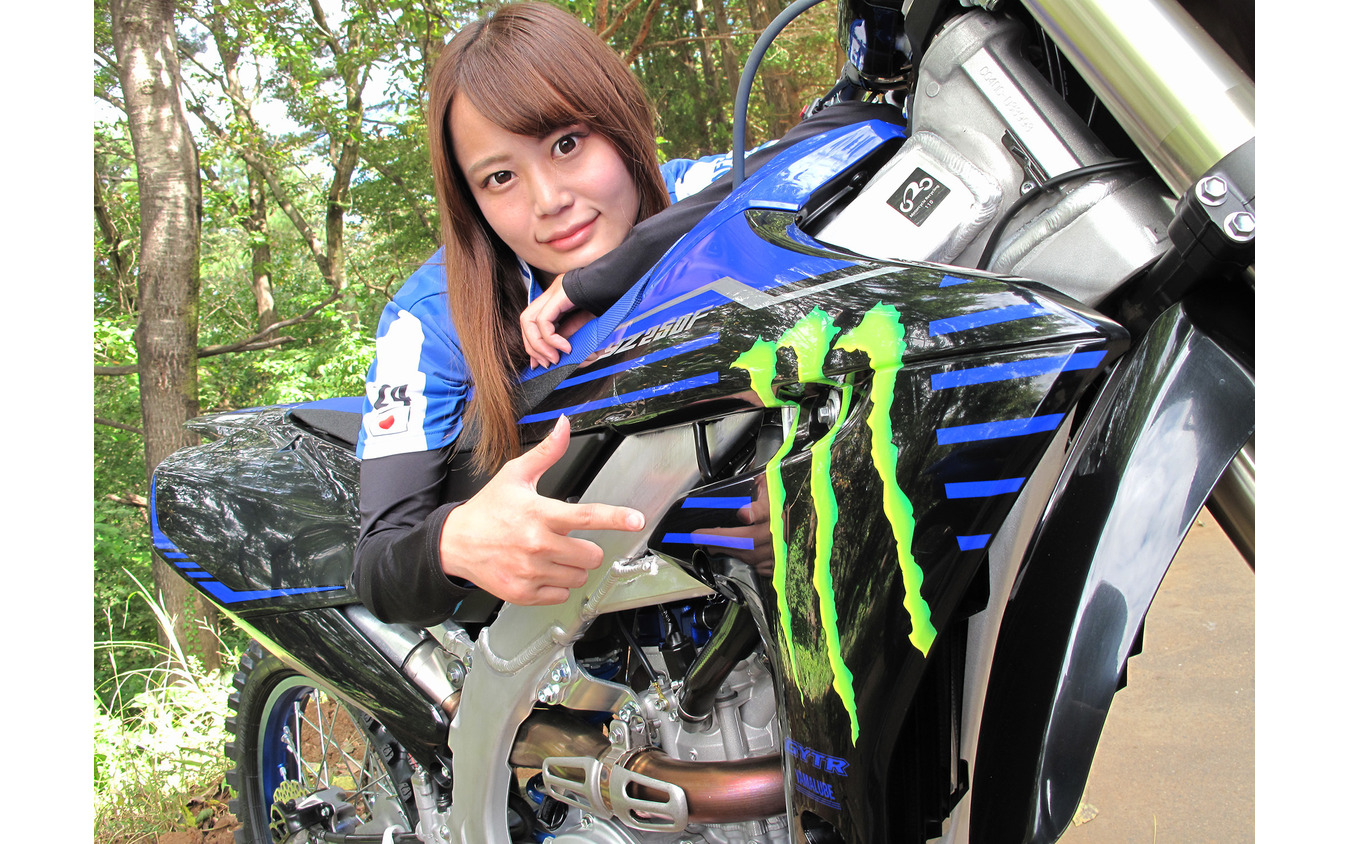 ことりちゃんとヤマハ『YZ250F』