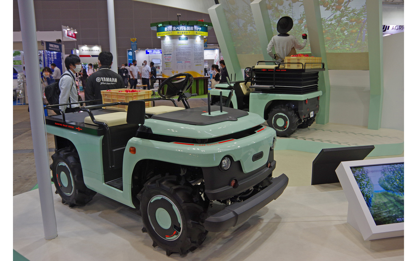 ヤマハ発動機が公開した「Auto Guided Orchard Support vehicle」（果樹園作業支援自動走行車）