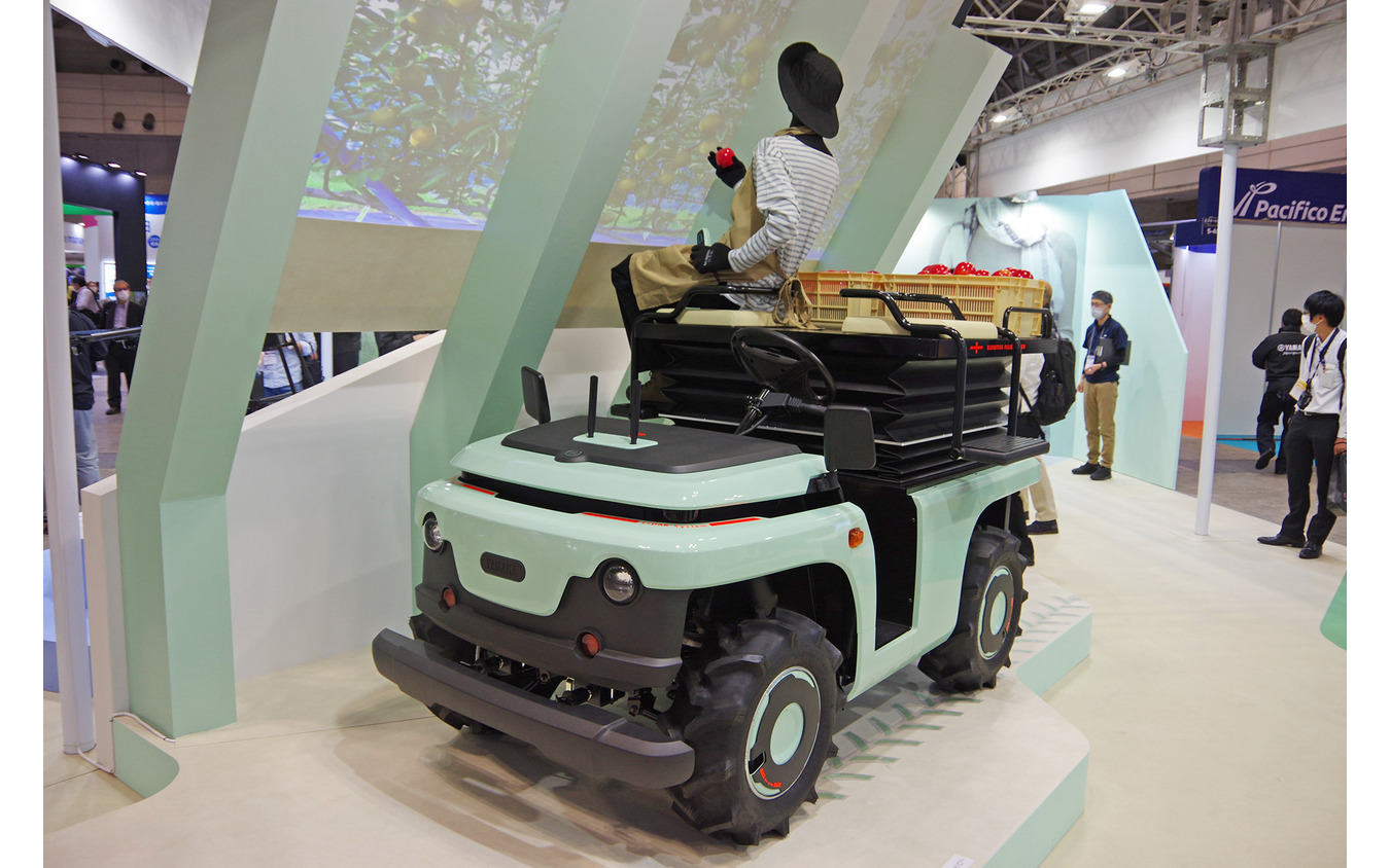 ヤマハ発動機が公開した「Auto Guided Orchard Support vehicle」（果樹園作業支援自動走行車）