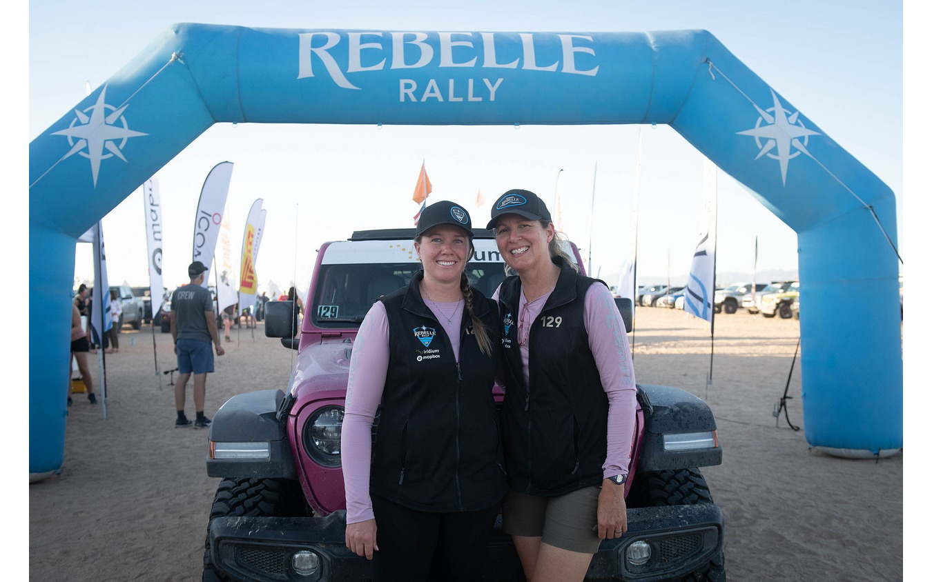米「Rebelle Rally」を2年連続で制したジープ・ラングラー 4xe