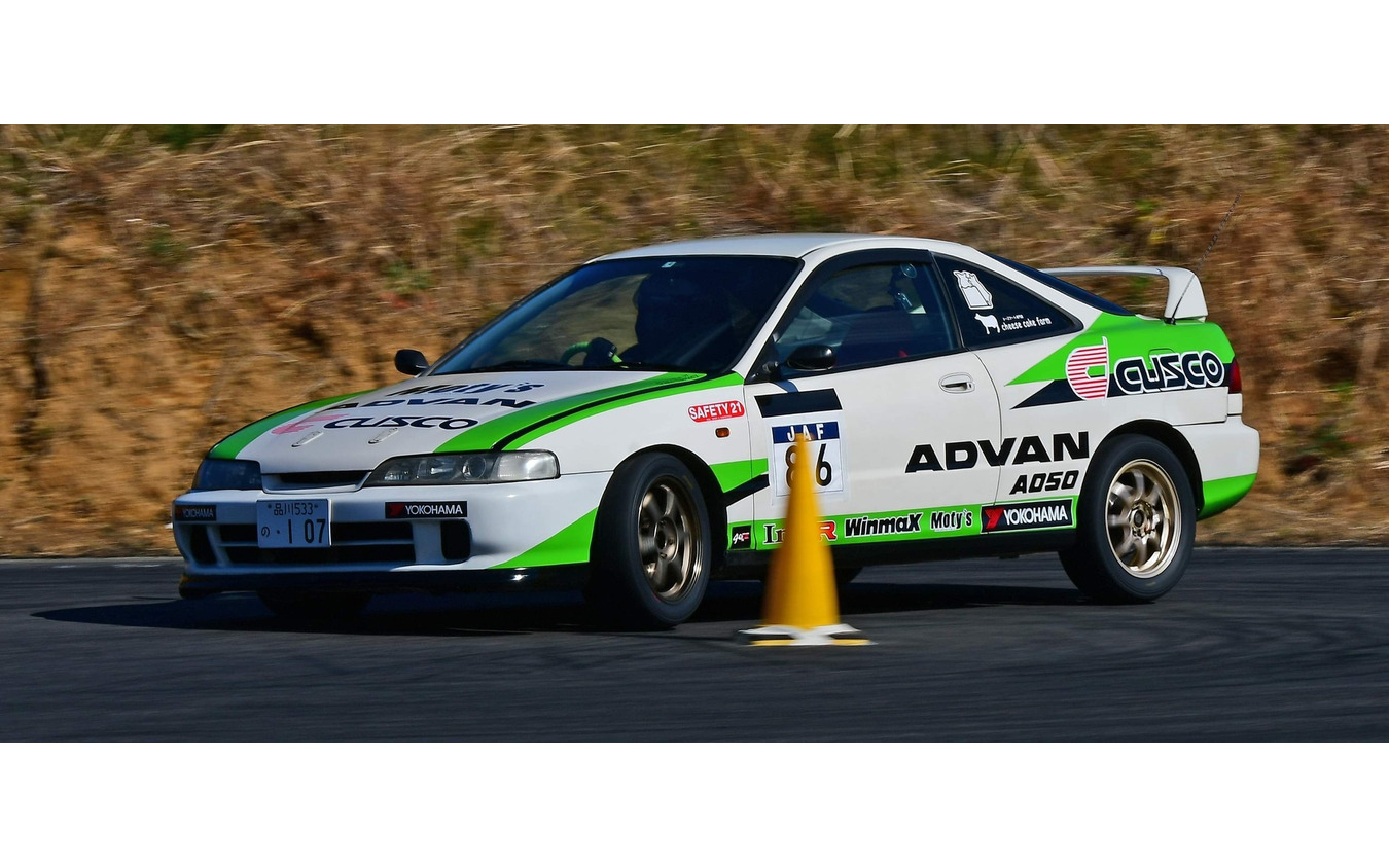 編集部モガミの走行(ホンダ インテグラタイプR)