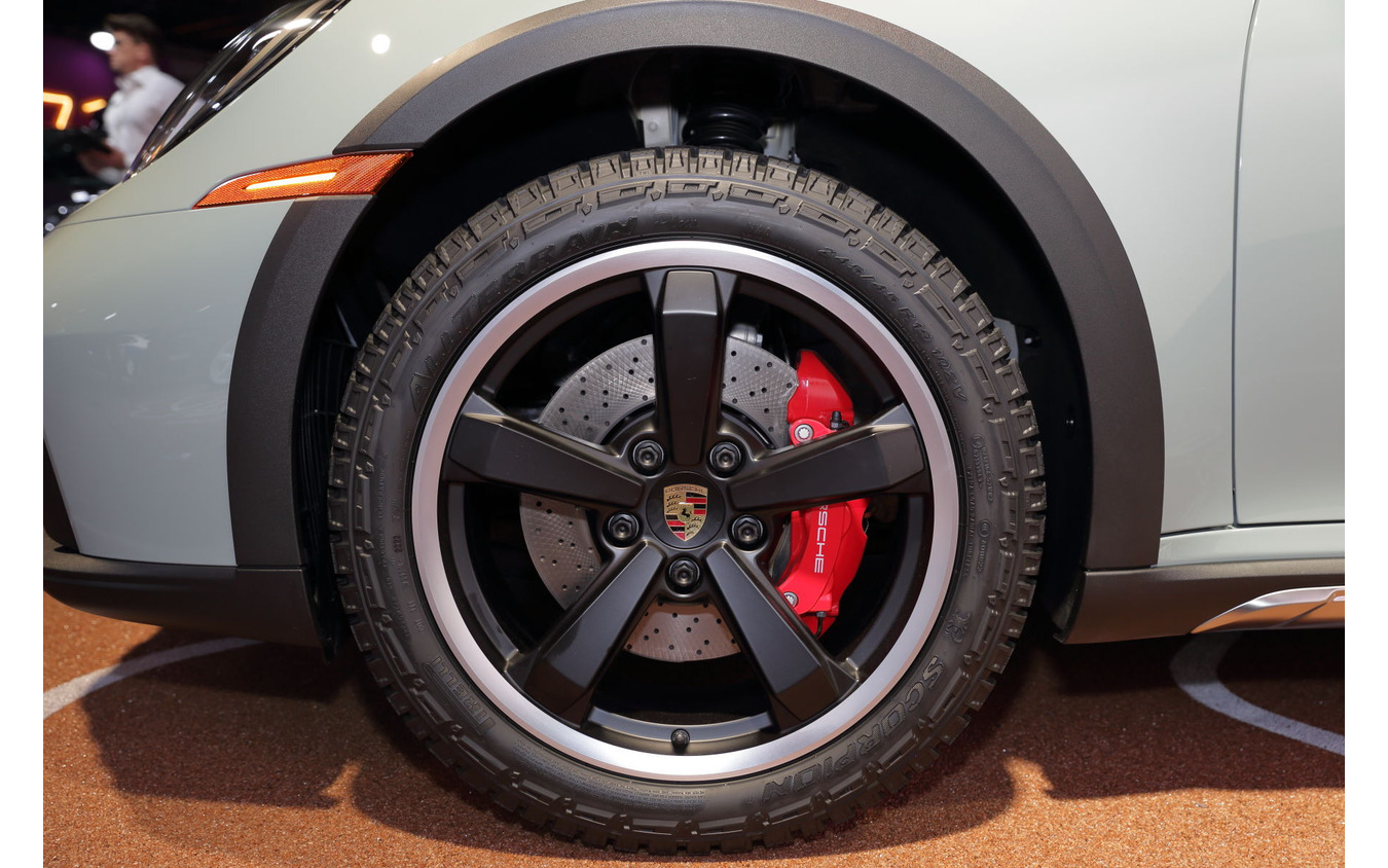 ポルシェ 911ダカール(ロサンゼルスモーターショー2022)