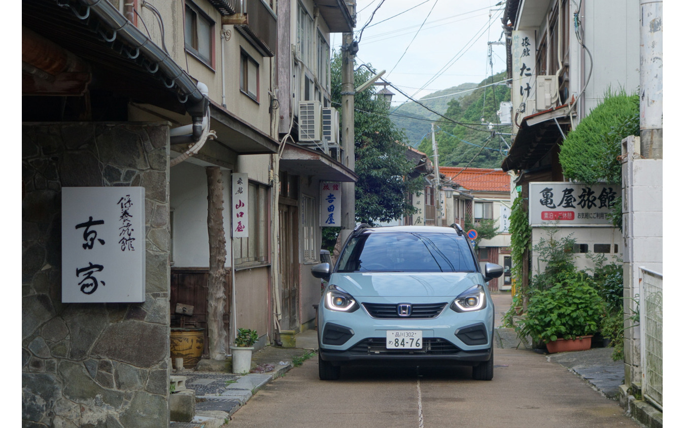 俵山温泉の旧市街を行く。