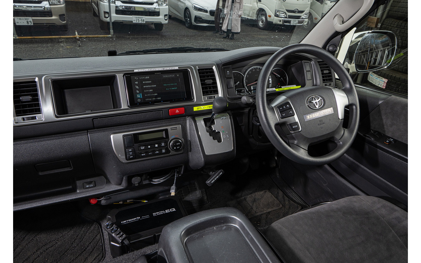 ハイエースベースのキャンピングカーは比較的乗用車に近い感覚で運転が出来る