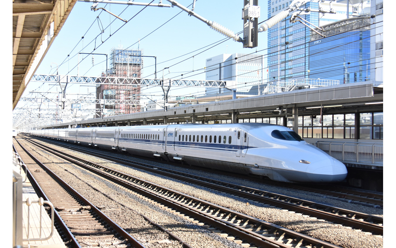 東海道新幹線静岡駅。静岡県内での停車頻度向上を調査検討することについては、静岡県知事、静岡市長ともに歓迎の意を示している。