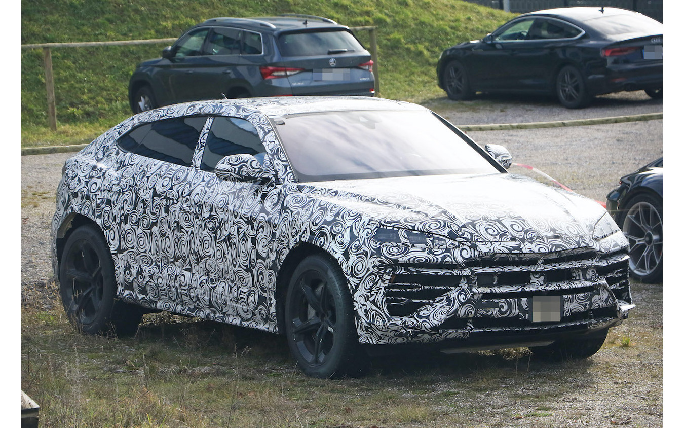 ランボルギーニ ウルスPHEV(仮)プロトタイプ(スクープ写真)