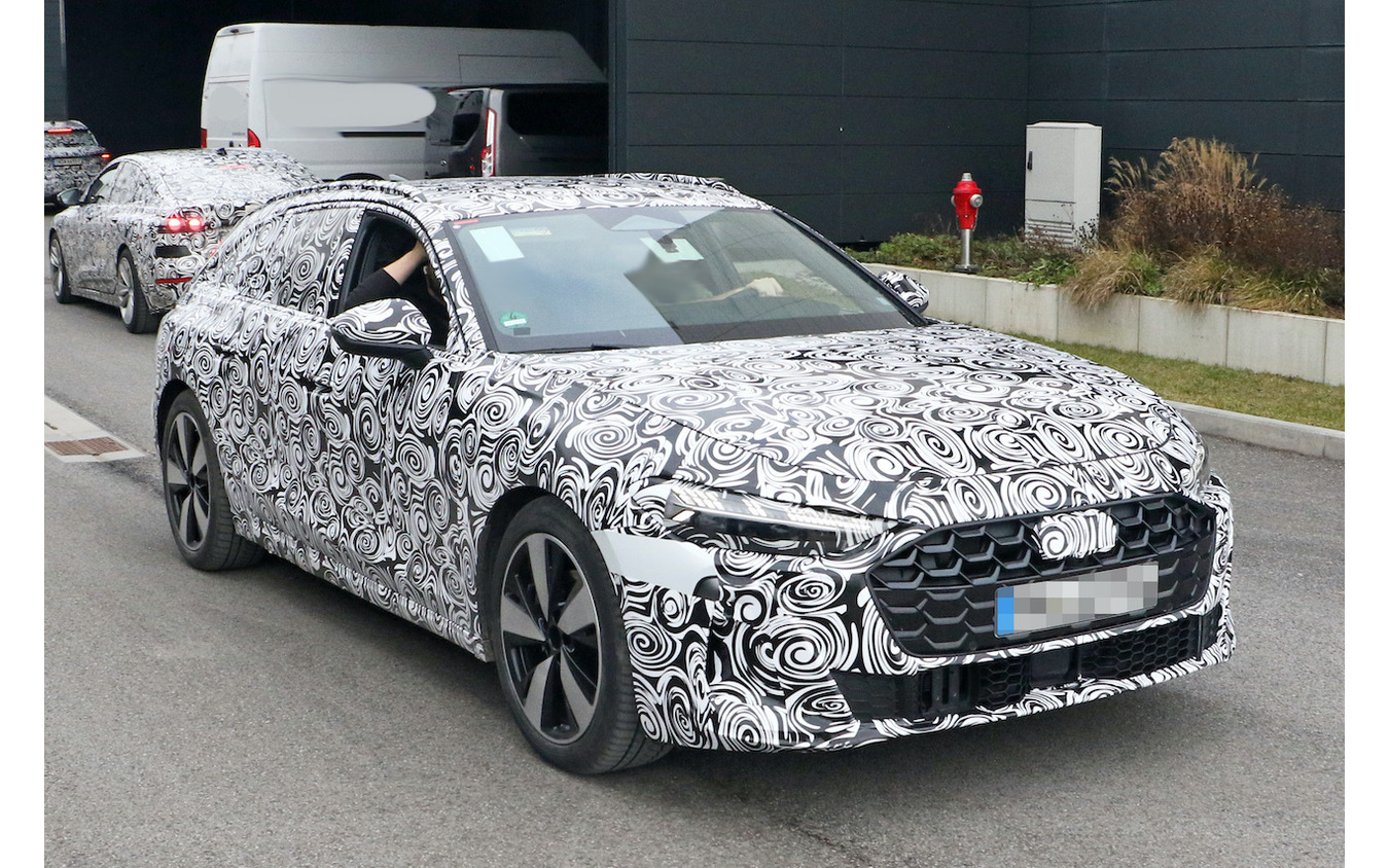 アウディ A4アバント 次期型 プロトタイプ(スクープ写真)
