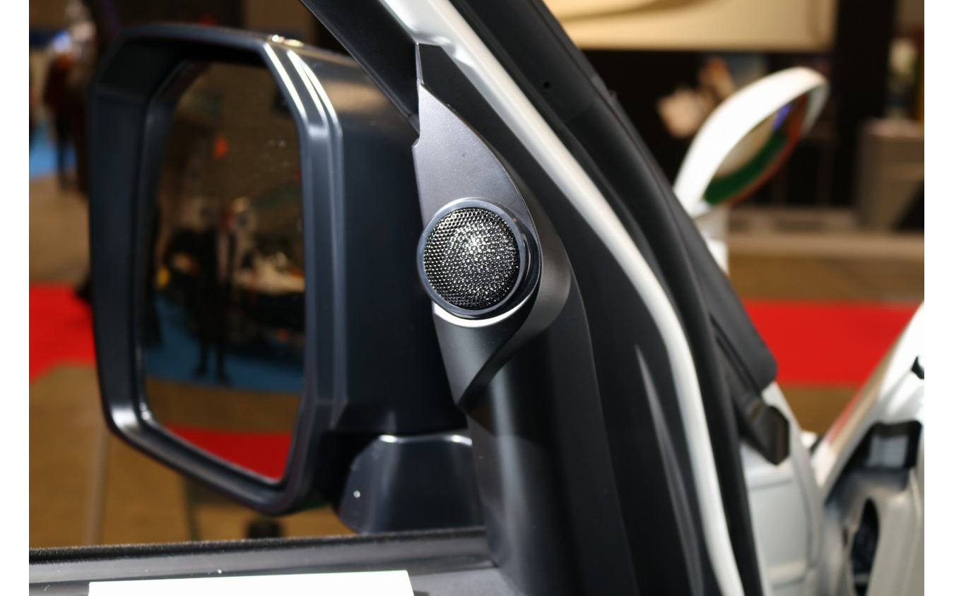 車内Wi-Fiを装備したcarrozzeria最新楽ナビ搭載キャンピングカーを展示…ジャパンキャンピングカーショー2023